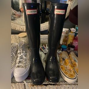 Hunter rain boots!!